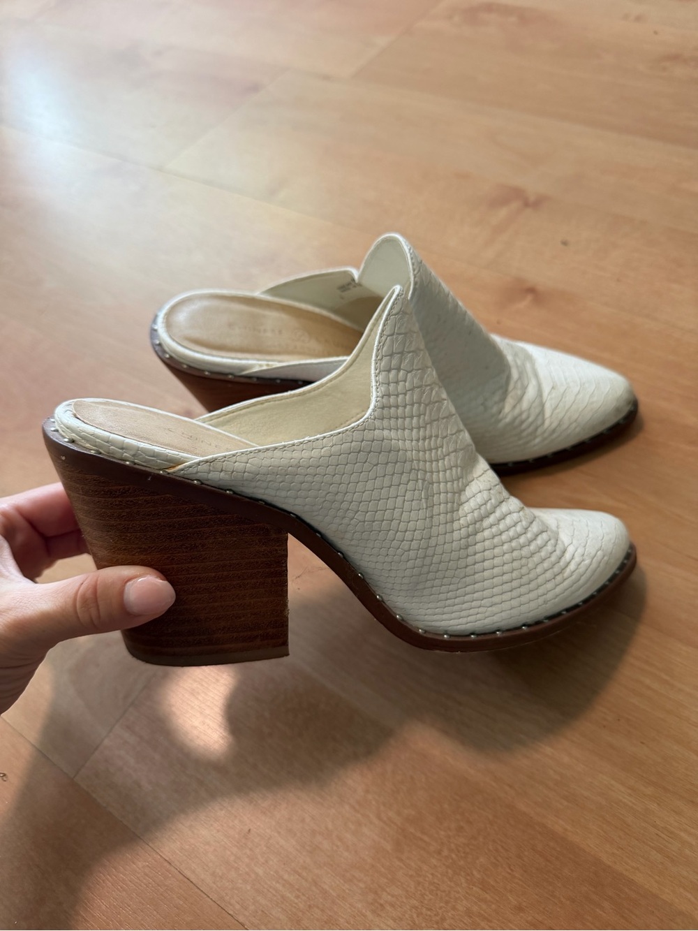Chinese Laundry White Textured Mule Clogs with Brown Stacked Heel